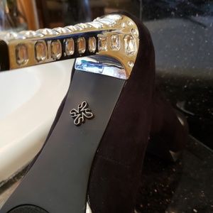 Simply Vera suede heels